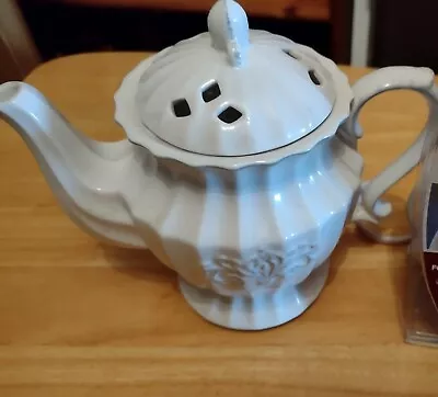 £35 • Buy Yankee Candle Electric Teapot Wax Melt Burner