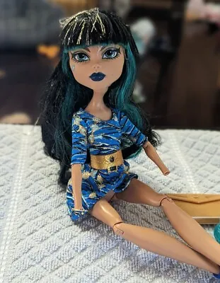 Monster High Cleo De Nile Doll Picture Day - Includes Fearbook Stickers Belt • $22