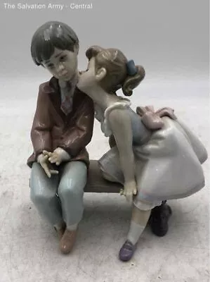 Lladro 1985-1995 Ten And Growing Anniversary Girl & Boy Porcelain Figurine • $20.50