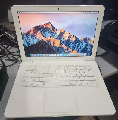 Apple MacBook 13  A1342 2.26GHz Intel Core 2 Duo 2GB RAM  250GB HDD Late 2009 • $9.99