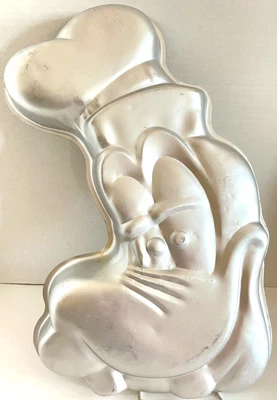 $19.95 • Buy Wilton Disney Goofy Dog Birthday Party Cake Pan Mold 515-1007