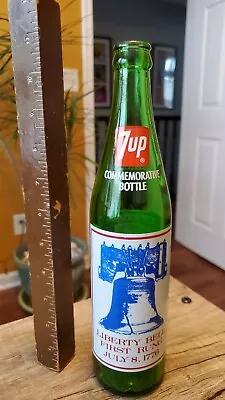 EARLY PRODUCTION 1975 Commemorative Bottle Of 7-Up Bicentennial 1776 To 1976 • $4
