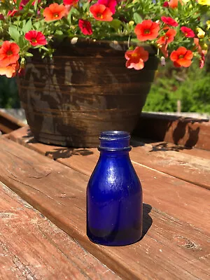 Vintage Cobalt Blue Vicks Va-Tro-Nol Medicine Bottle Va Tro Nol Glass • $15.99