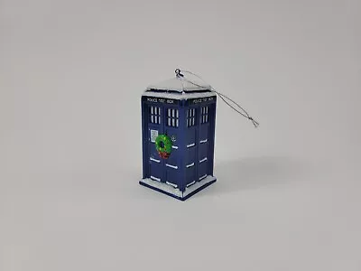 $12.99 • Buy Doctor Who Tardis Christmas Tree Ornament Light-up Snow Covered W/ Wreath 4.25 