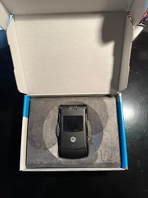 Motorola RAZR V3 - Pearl Gray (Unlocked) Cellular Phone • $33.65