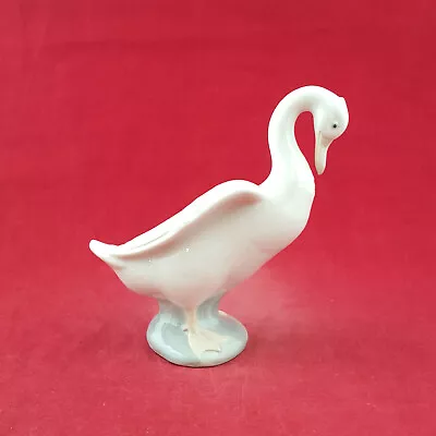 Lladro Nao Figurine - Goose Looking Down 0242 - L/N 3175 • £18