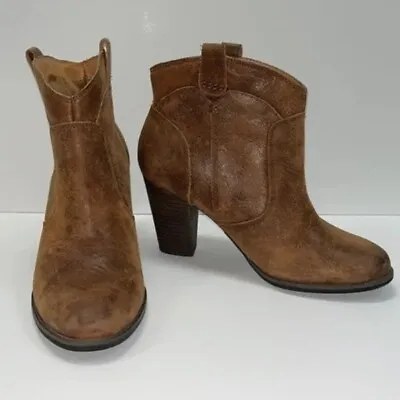 Me Too Ankle Boots Women Zola Leather Pull On  In Size 9M • $35