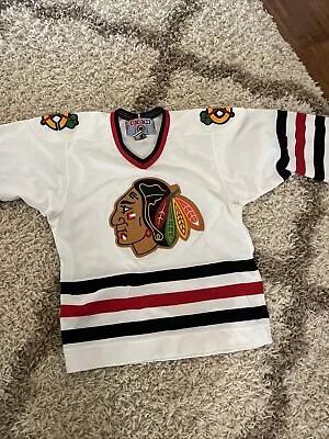 Used Men's NHL Vintage Chicago Blackhawks CCM Jersey White Men Small • $15