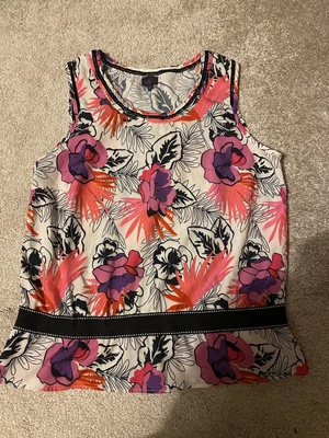£4 • Buy Miss Captain Top Size Small