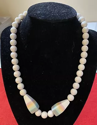 Vintage 16” WHITE Beaded Necklace W Pastel Accent Beads. SPRING!! EUC • $8