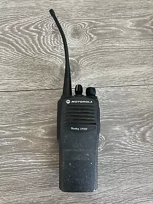 ꙮ Motorola Aah50rdc9aa2an Radius Cp200 Uhf Portable Two-way Radio With Battery • $59.95
