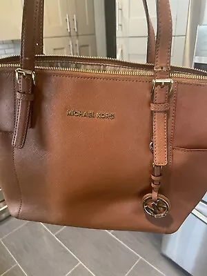 Michael KORS MK Jet Set Tote Tan. See Description • $22.99