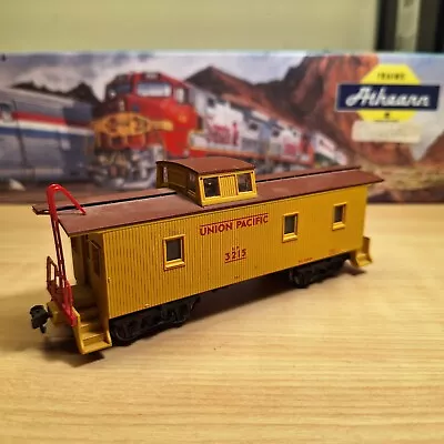 Walthers Ho Wood Window Caboose Union Pacific  • $24.95