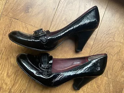 Jaeger Black Patent Leather Court Shoes Size UK 8 Classic Buckle Heels • £20