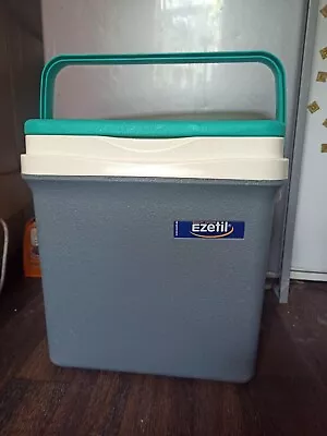 Cool Box 30l 30 Litre Coolbox Cooler Camping Beach Picnic Food  Large Cool Box • £0.99