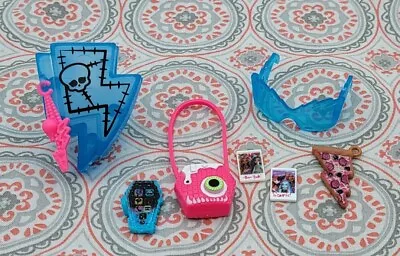 Monster High 2022 G3 Frankie Icoffin Cell Backpack Camera Sunglasses Accessories • $8.99