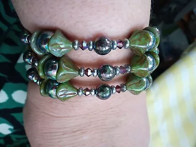 Bbx#: Beautiful Vtg Unusual Green Glass Bead Memory Wire  Spiral Bracelet • £5.10