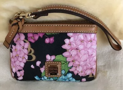 Dooney & Bourke HYDRANGEA Coated Cotton Wristlet Black Background- New/No Tag • $32