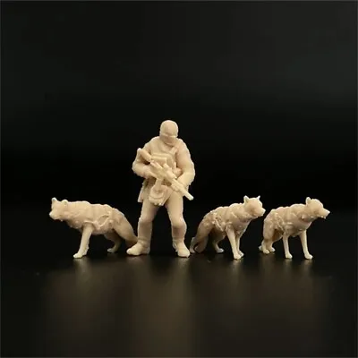 1/72 Scale Resin Model Soldier And Tactical Hounds Figures Military Miniature • $9.90