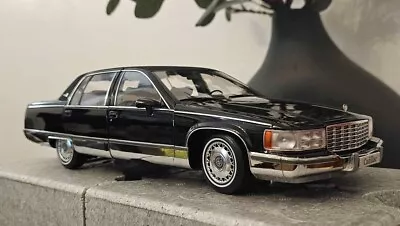 1994 Cadillac Fleetwood Brougham 1:18 Diecast Xiaouguang Models Black • £205