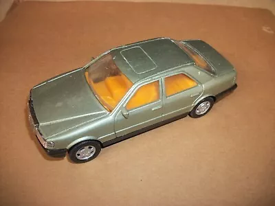 Mercedes 230E  Diecast Model 1/37 Scale. Unboxed • £2.99