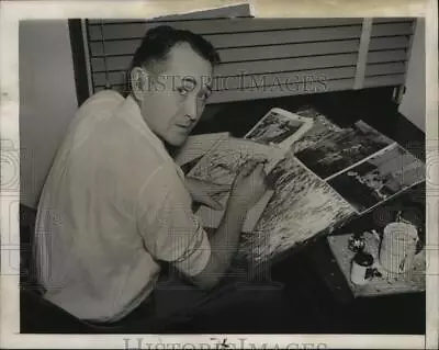 1942 Press Photo Cartoonist Bill Moran - Nef54022 • $19.99