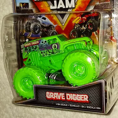 MONSTER JAM GRAVE DIGGER With RAMP & POSTER 1/64 DIECAST MONSTER TRUCK • $12.95