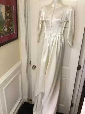 1942 Vintage Off White Satin Victorian Style Wedding Dress Attached Train 2/4 • $99.99