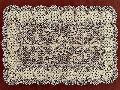 1 SUPERB HANDMADE Antique Vtg MALTESE LACE Runner Centerpiece *GOLDEN BLONDE • $34.99