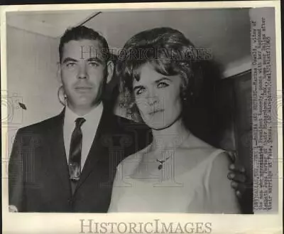 1965 Press Photo Marina Oswald And Husband Kenneth Porter In Richardson Texas • $19.99