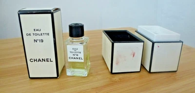 £19.95 • Buy Vintage Chanel No.5 Parfum Perfume Box & Chanel No.19 Sample Bottle Boxed Ref#9