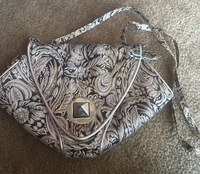 $16.99 • Buy Beautiful FOREVER NEW CLUTCH SHOULDER STRAP Bag In GREAT Condition RRP $39 CHEAP