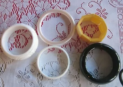 Lot Of 5 Vintage Plastic Bangle Bracelets • $5.99