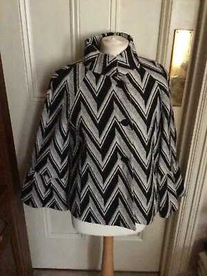 Zara Ladies Black/cream/pale Grey Short Zigzag Patterned Lined Jacket • £65