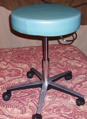 MIDMARK Model 125-001 Air Lift Stool Serial Number : S281881 • $30