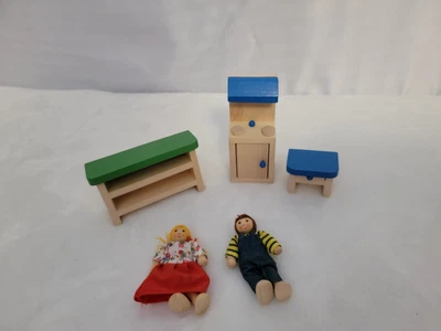 $20 • Buy Ryans Room Wooden Dollhouse Furniture/people