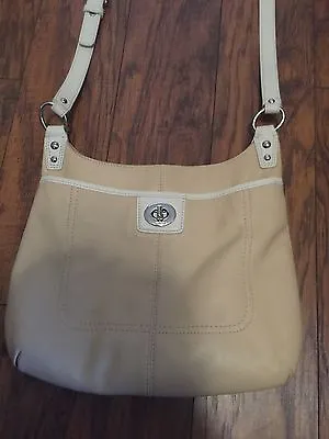 $40 • Buy Coach Penelope Pebbled Leather Hippie F19265 Crossbody Shoulder Bag Putty/White