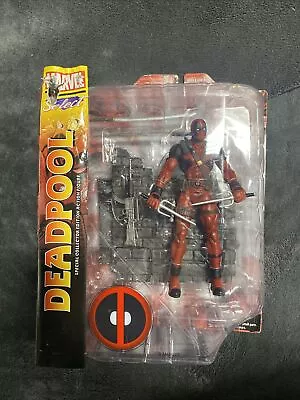 Diamond Select Deadpool Collector Action Figure With Diorama Base • $25.99