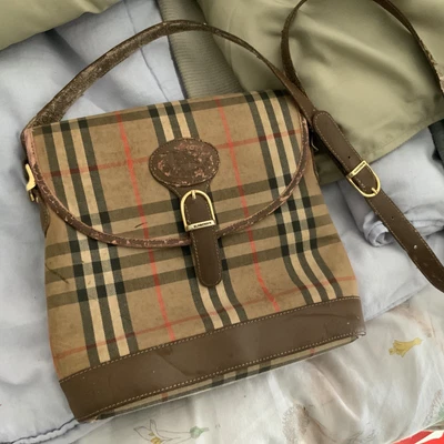 £80 • Buy Authentic Vintage Burberry  Check Nova Shoulder Bag - Rare