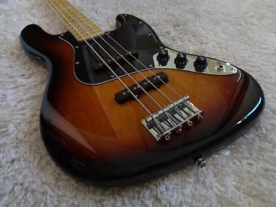 2015 Fender Squier Vintage Modified 77 Jazz Bass 3-Tone Sunburst • $489.99