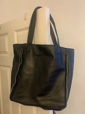 Shoulder Black Bag With A Zip A4 Format • £19