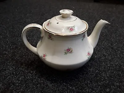 Alfred Meakin Floral Cream Teapot • £2