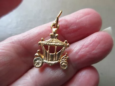 Vintage Gold Tone London Souvenir Royal Coach Carriage Lucky Fob Charm Pendant • £14.99