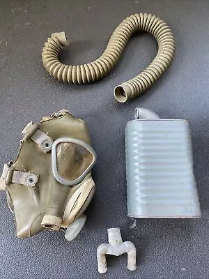 Ww2 Us Army M10 C3 Gas Mask With Carry Bag • $119