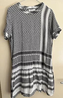 Cecilie Copenhagen - Women's 2 O Neck Dress - Size M - Short Sleeve  • $30