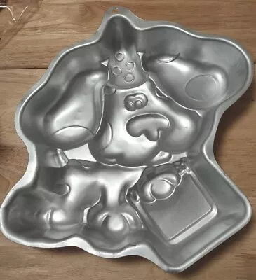 $4.99 • Buy Blues Clues Cake Pan Vintage Wilton Dog Cake Pan Wilton 1999 2105-3060 Birthday
