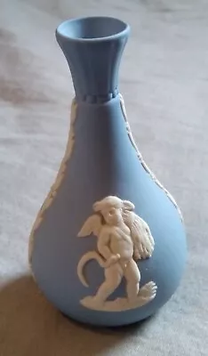 Vintage 3  Wedgwood Cherub's Wings Jasperware Teardrop Bud Vase. • $16