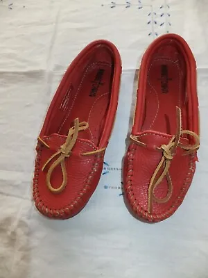 Minnetonka Women's Red Classic Leather Moccasin Size 6.5 NEW • $23.48