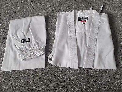 Blitz Karate Light Weight Suit Gi Kit White Size 3 160cm Adult Men Ladies • £20
