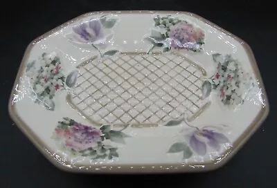 Vintage Pedestal Soap Dish Raised Floral Design Lattice Work In Center • £17.37